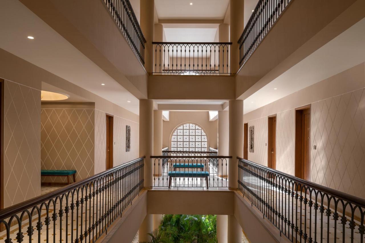 Time Square Resort & Spa 普杰 外观 照片